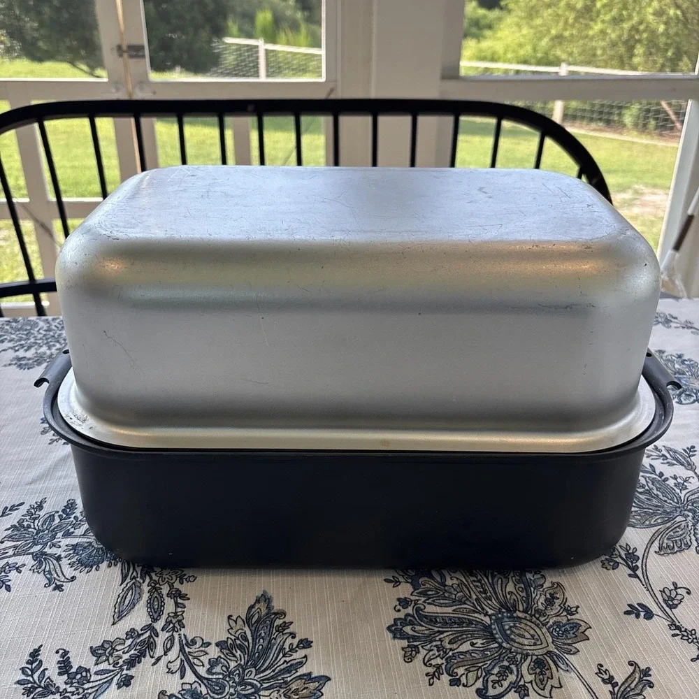 Miracle Maid Large Roasting Pan Anodized Aluminum Domed Lid Turkey Roaster VTG